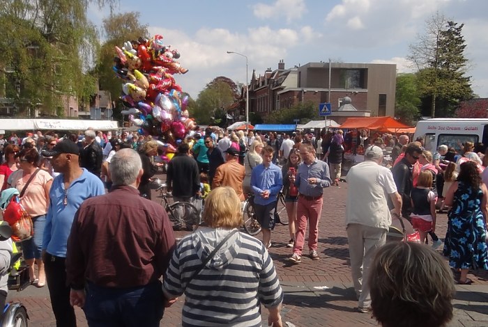 Vrijmarkt Princenhage op de zondag voor Hemelvaart is een succesvol evenement dat elk jaar 50000 bezoekers trekt. Braderie vrijmarkt Haagweg Esserstraat Dreef Haagsemarkt Heilaarstraat